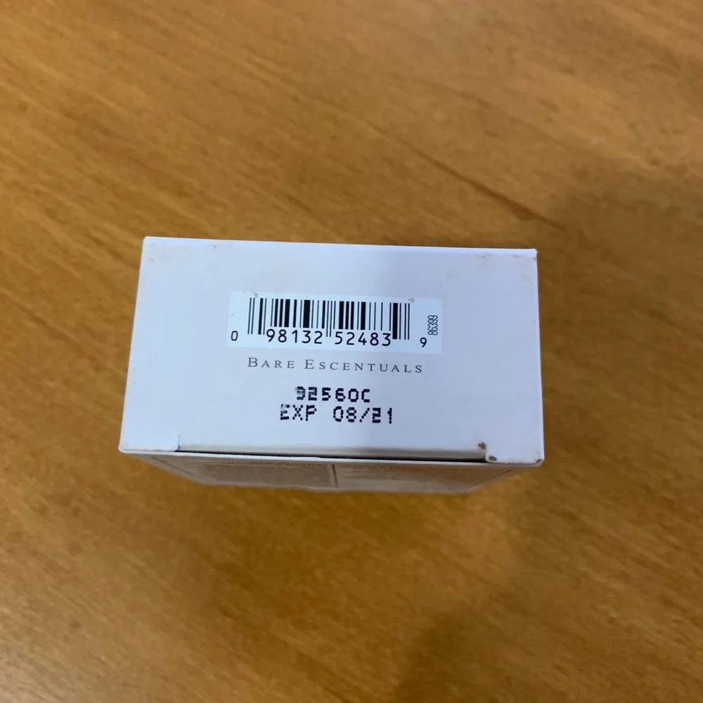 bareMinerals Blemish Rescue Foundation - Picture 3 of 4